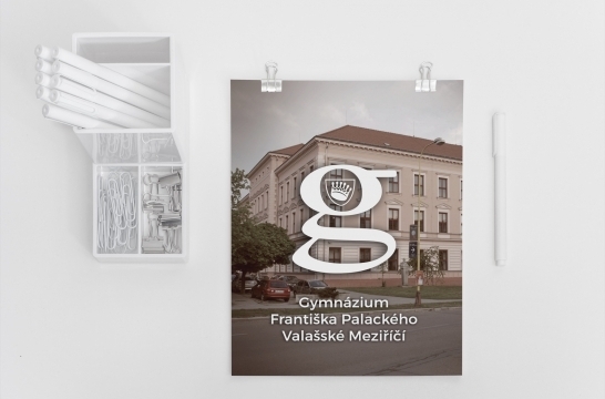 V&yacute;znamn&iacute; absolventi