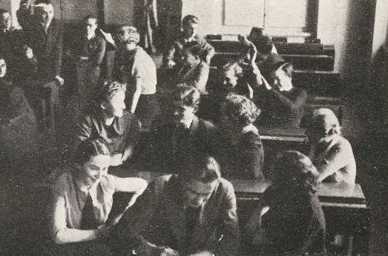 Gymn&aacute;zium za prvn&iacute; a druh&eacute; republiky